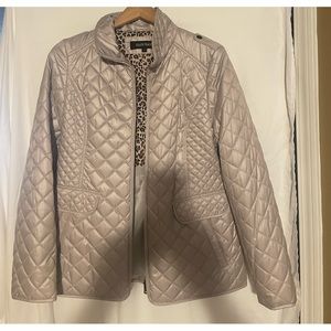ELLEN  TRACY  Light weight jacket. Size M.  Taupe color. Never worn.